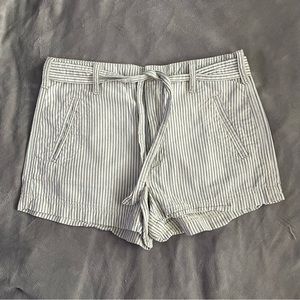 American Eagle Hi-Rise Stripe Tie Shorts Size 6